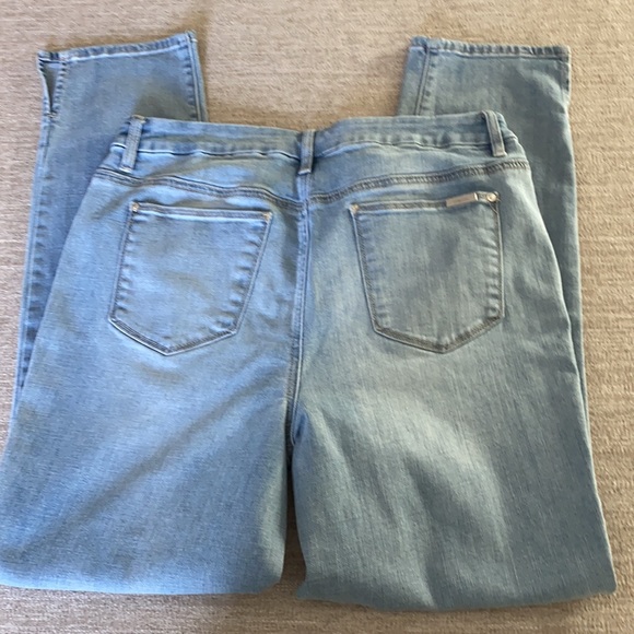 Chico’s So Slimming Girlfriend Slim light wash Ankle jeans Size 1T (8Tall) - Picture 2 of 11